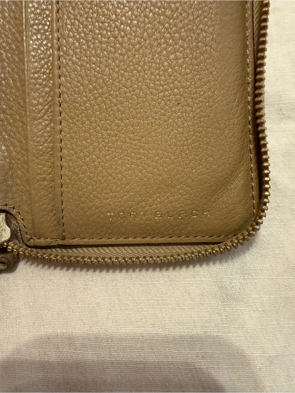 Tory Burch Pebbled Leather Zip Wallet - Olive Taupe